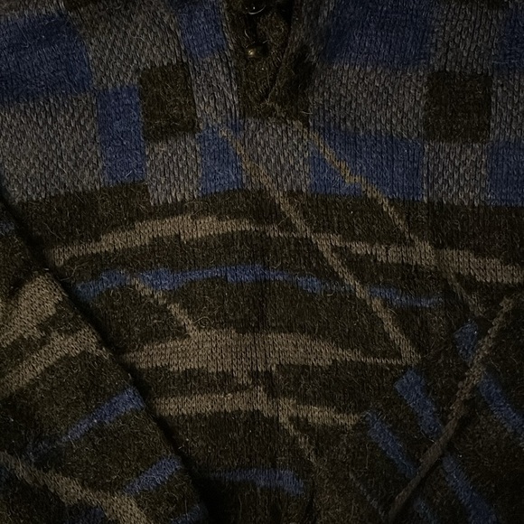 Vintage 80’s Giovanni Sweater. Cool design. - Picture 2 of 5